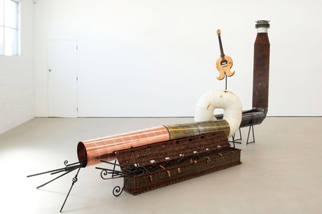 Oscar Enberg "Imagination Dead Imagine (Lilt for Tenor and Jean Arp Electric Guitar)", Installationsansicht: Touch your Brain, Hopkinson Mossman, Auckland, 2015, Foto: Alex North Oscar Enberg "Imagination Dead Imagine (Lilt for Tenor and Jean Arp Electric Guitar)", Installationsansicht: Touch your Brain, Hopkinson Mossman, Auckland, 2015, Foto: Alex North